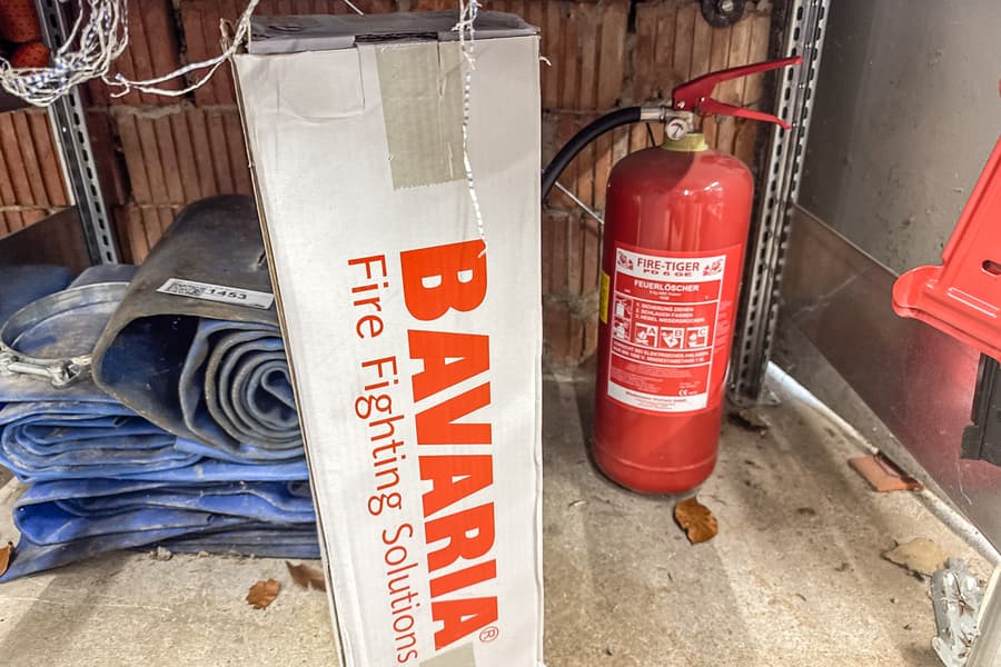 2 Feuerlöscher